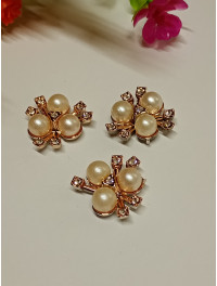 Жемчужный декор / Три жемчужины/ Пластик / 1,8 см / Белый в золоте