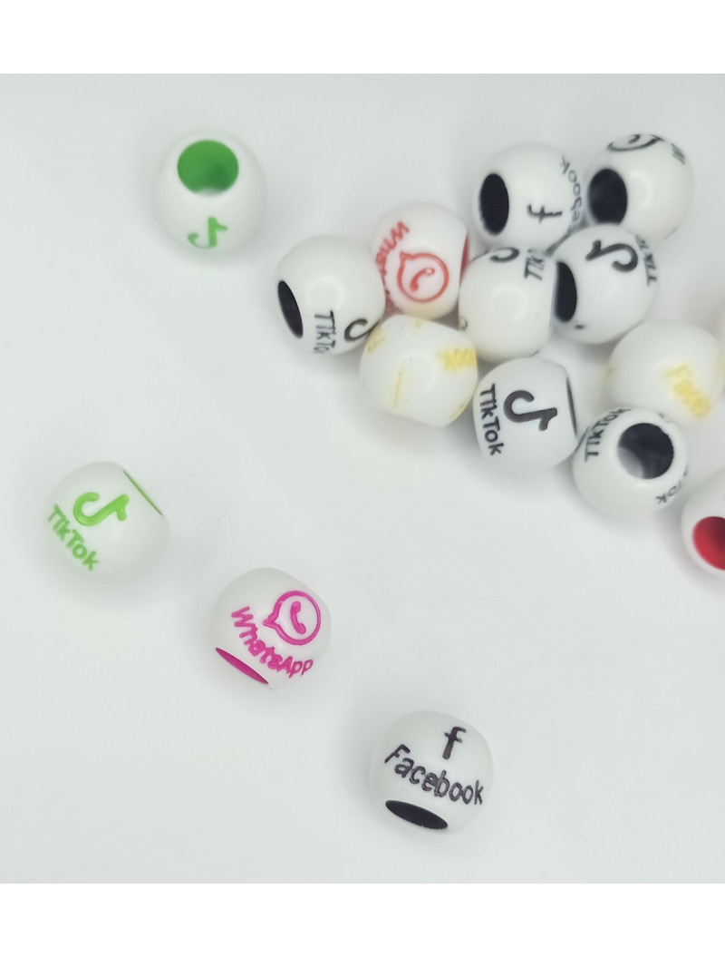 Акриловые бусины Tik-Tok, Facebook, WhatsApp. Упаковка 10 грам (прим.18 шт) Микс белый