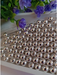 Намисто пластикові 8 мм. Колір — срібло. Паковання 20 шт.