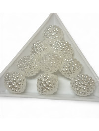 Пластикові намистини "режевіка" Розмір — 14 мм/20 грамів (приб.17 шт.). Колір білий.