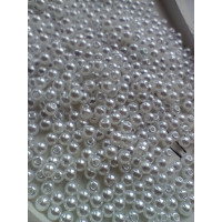 Пластиковые бусины люкс. Размер - 4 мм. Цвет - белый. Упаковка -5 грам (приб.161 шт)