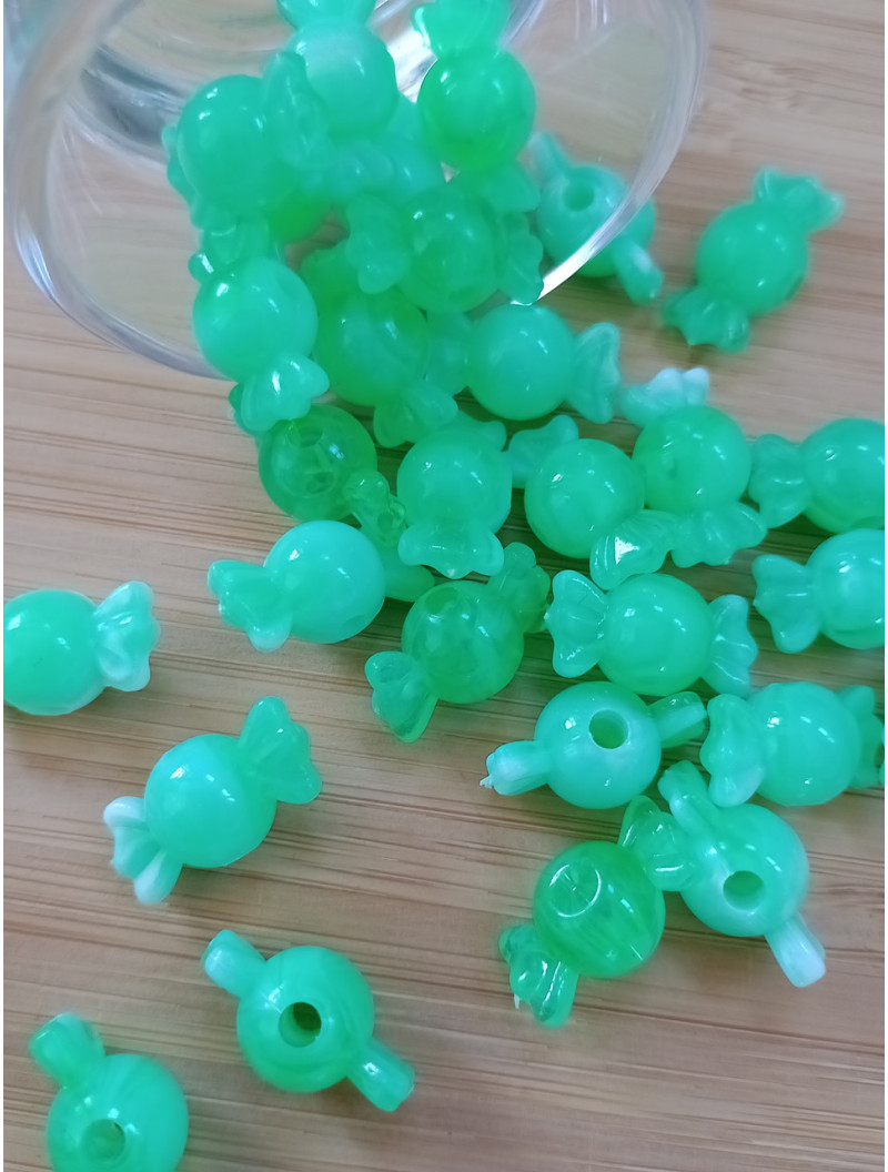 Бусіна "конфетка"/розмір 10 × 18 (від.3 мм)/Квіт — зелений. Ціна вказана за 10 шт.