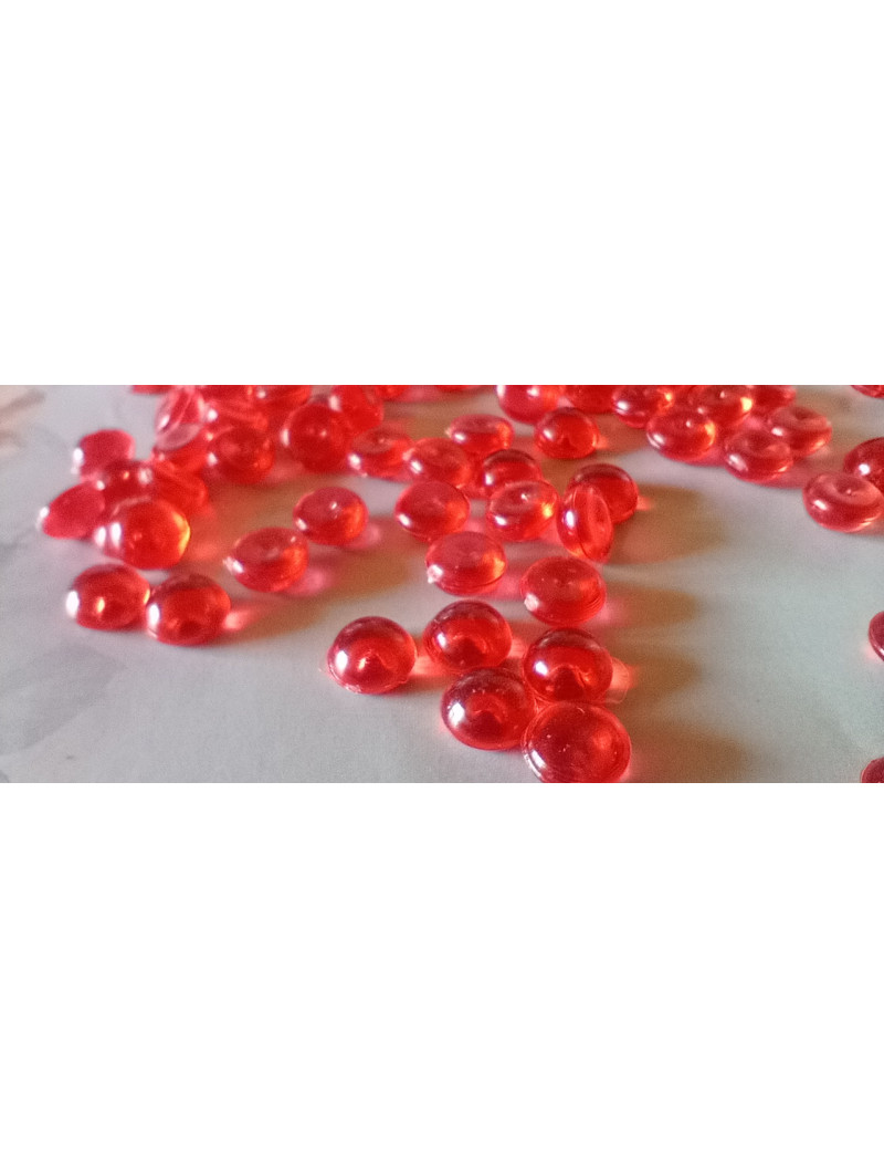 Бусяна "крапля роси". Розмір — 7 мм. Паковання — 5 грам (приб.40 шт.) Колір — червоний