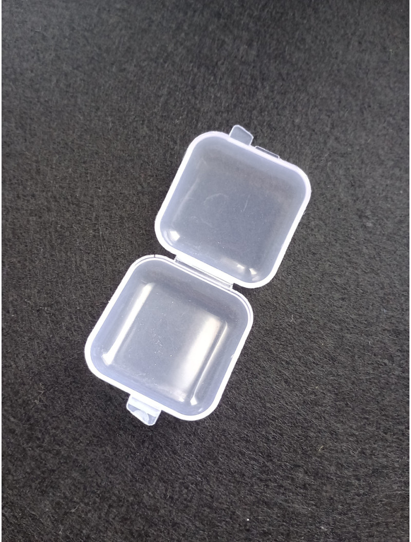 Органайзер бокс. Розмір 3,5×3,5×1,7 см. Прозорий.