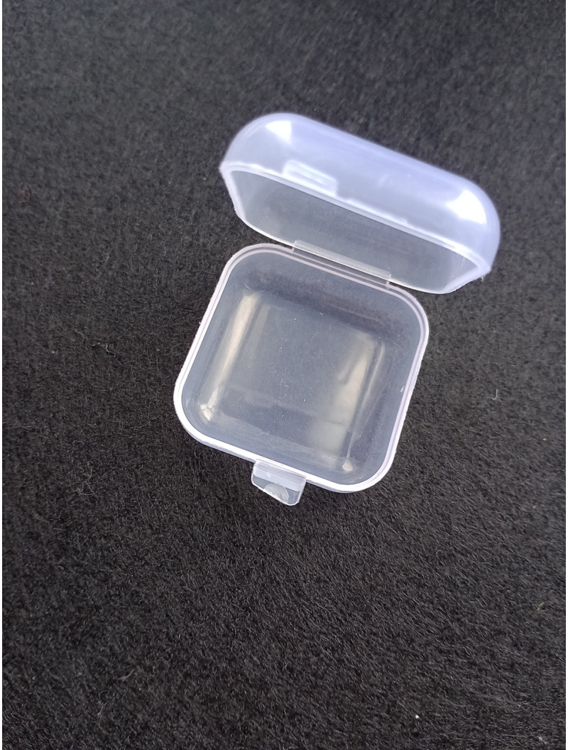 Органайзер бокс. Розмір 3,5×3,5×1,7 см. Прозорий.