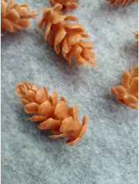 Пластикові шишки/ Розмір — 3 см. Ціна вказана за 1 шт.