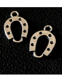 Підвіска металева "підкова". Розмір — 16 × 12 мм. Колір — срібло.