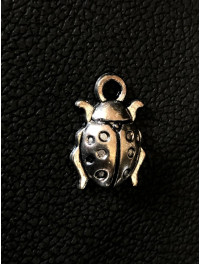 Металева підвіска. "божя корівка" Розмір — 20х15 мм. Колір — срібло. Ціна вказана за 1 шт.