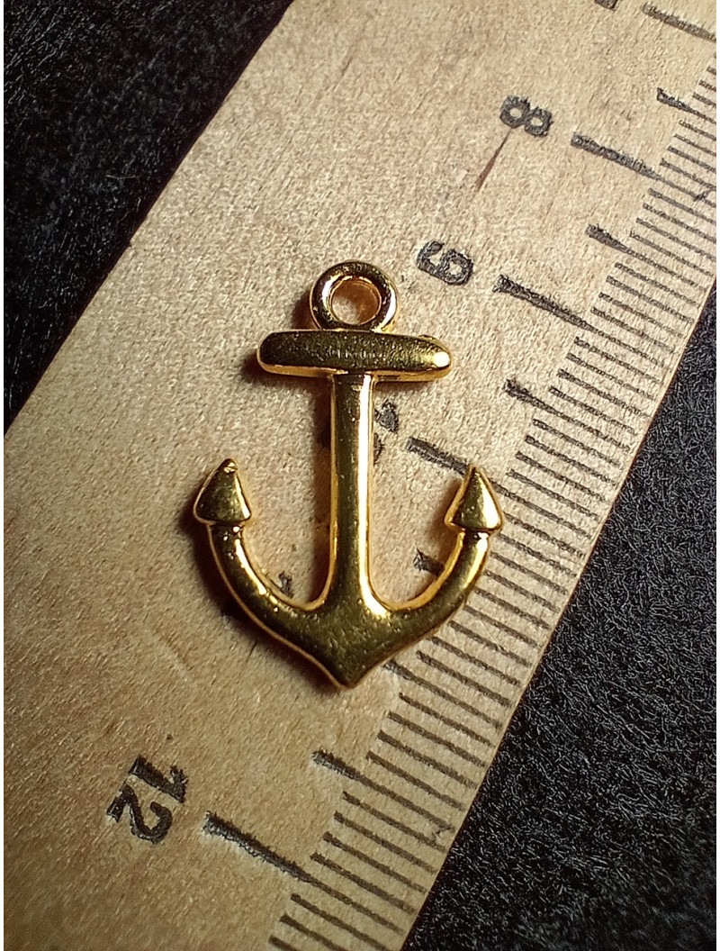 Металева підвіска.   Розмір — 21×15 мм. Колір — золото.  Ціна вказана за 1 шт.