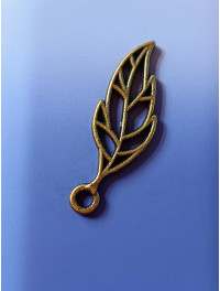 Металева підвіска.   Розмір — 30×11 мм. Колір — бронза.  Ціна вказана за 1 шт.