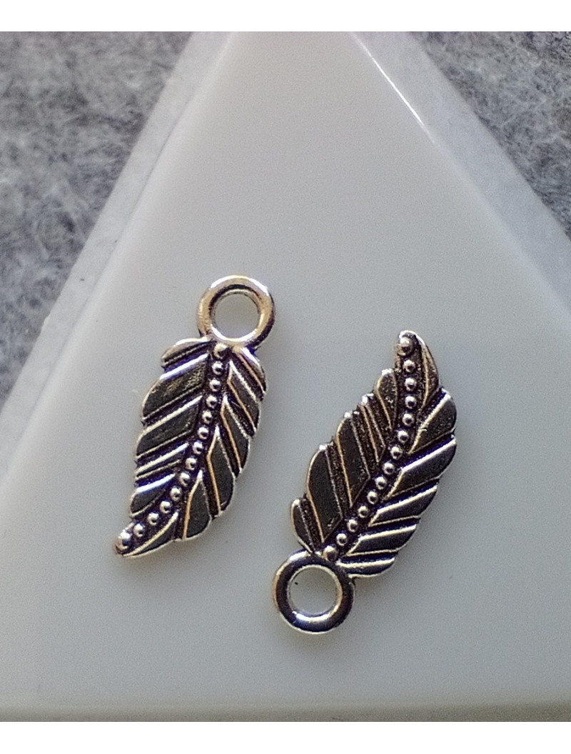 Підвіска/ Розмір — 1,8×0,7 см Колір — срібло/ Ціна за 1 шт.