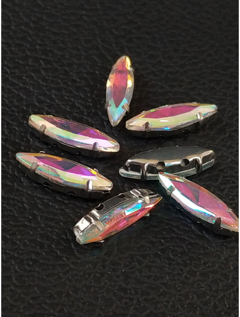 Страз (скло) в металевій оправі. Розмір — 4×15 мм. Колір — прозорий з АБ 5 шт.