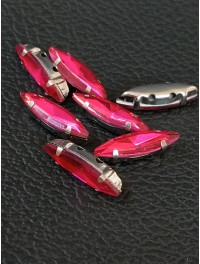 Страз (скло) у металевій оправі. Розмір — 4×15 мм. Колір — малиновий 5 шт.