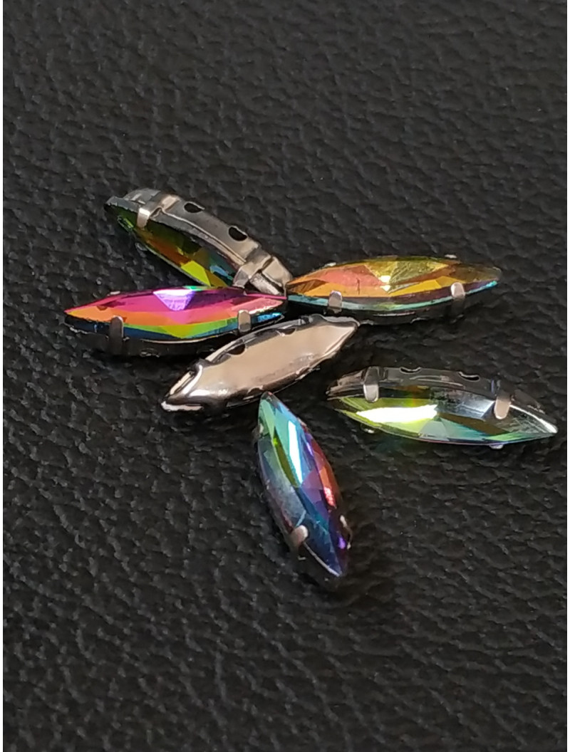 Страз (скло) в металевій оправі. Розмір — 4×15 мм. Колір — хамелеон 5 шт.