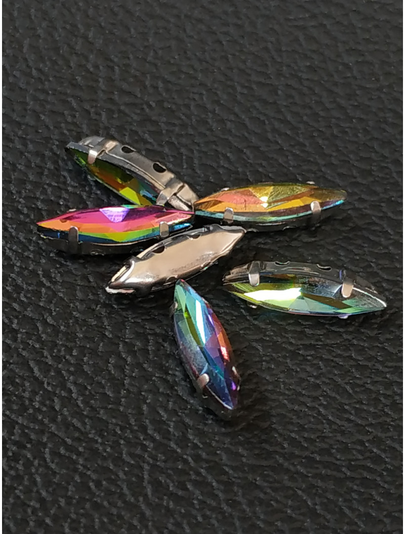 Страз (скло) в металевій оправі. Розмір — 4×15 мм. Колір — хамелеон 5 шт.