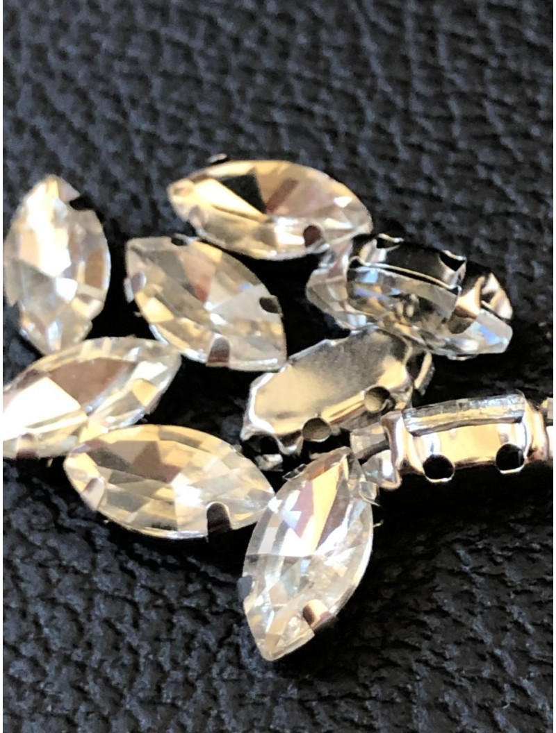 Страз (скло) в металевій оправі. Розмір — 5×10 мм. Колір — прозорий 5 шт.