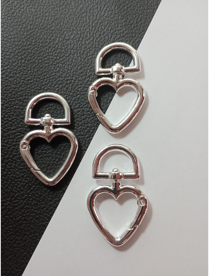 Карабін "серце" Розмір — 20×27×44.5. Колір — світле срібло