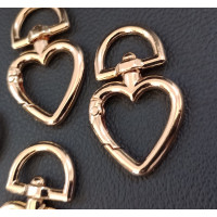 Карабін "серце" Розмір — 20×27×44.5. Колір — золото