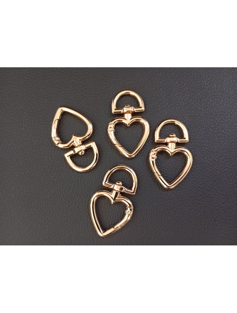 Карабін "серце" Розмір — 20×27×44.5. Колір — золото