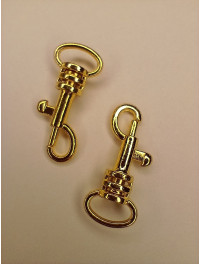 Карабин. Колір — золото. Довжина — 3 см. Ширина вушка — 1,2×0.6 см. Ціна вказана за 1 шт.